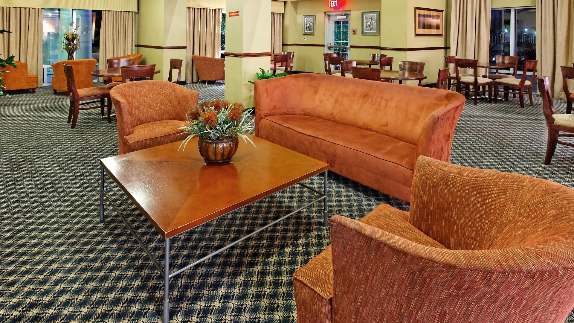 Holiday Inn Express Trincity By Ihg Piarco