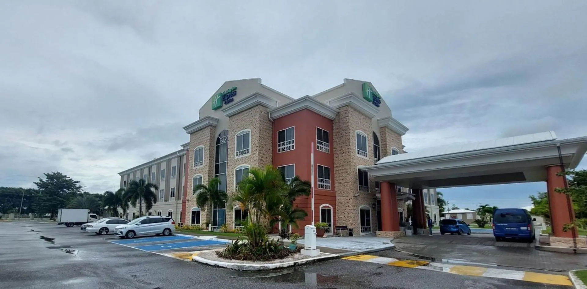 *** Hotel Holiday Inn Express Trincity By Ihg Piarco Trinidad a Tobago